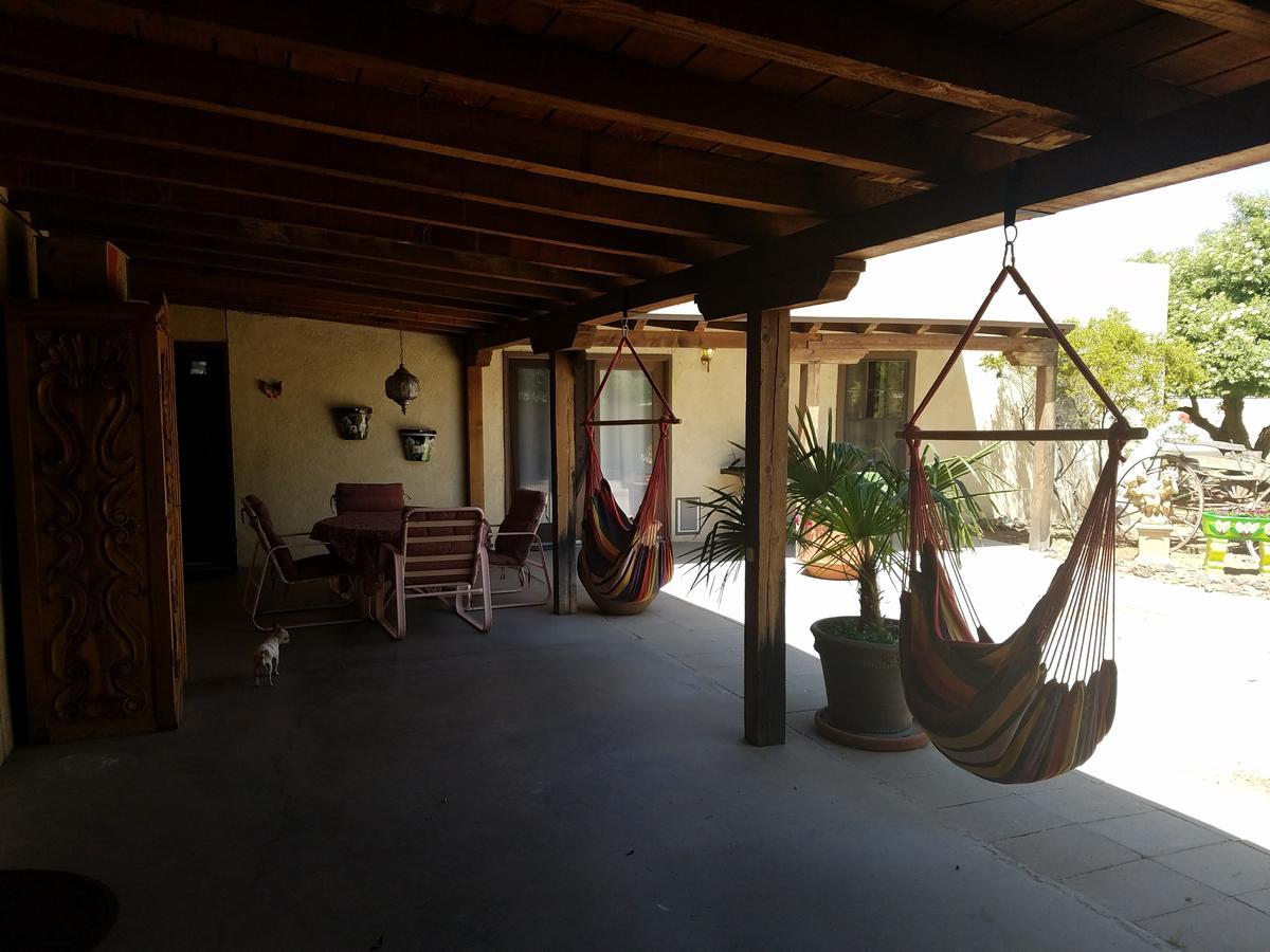 Columbus Los Milagros Hotel מראה חיצוני תמונה