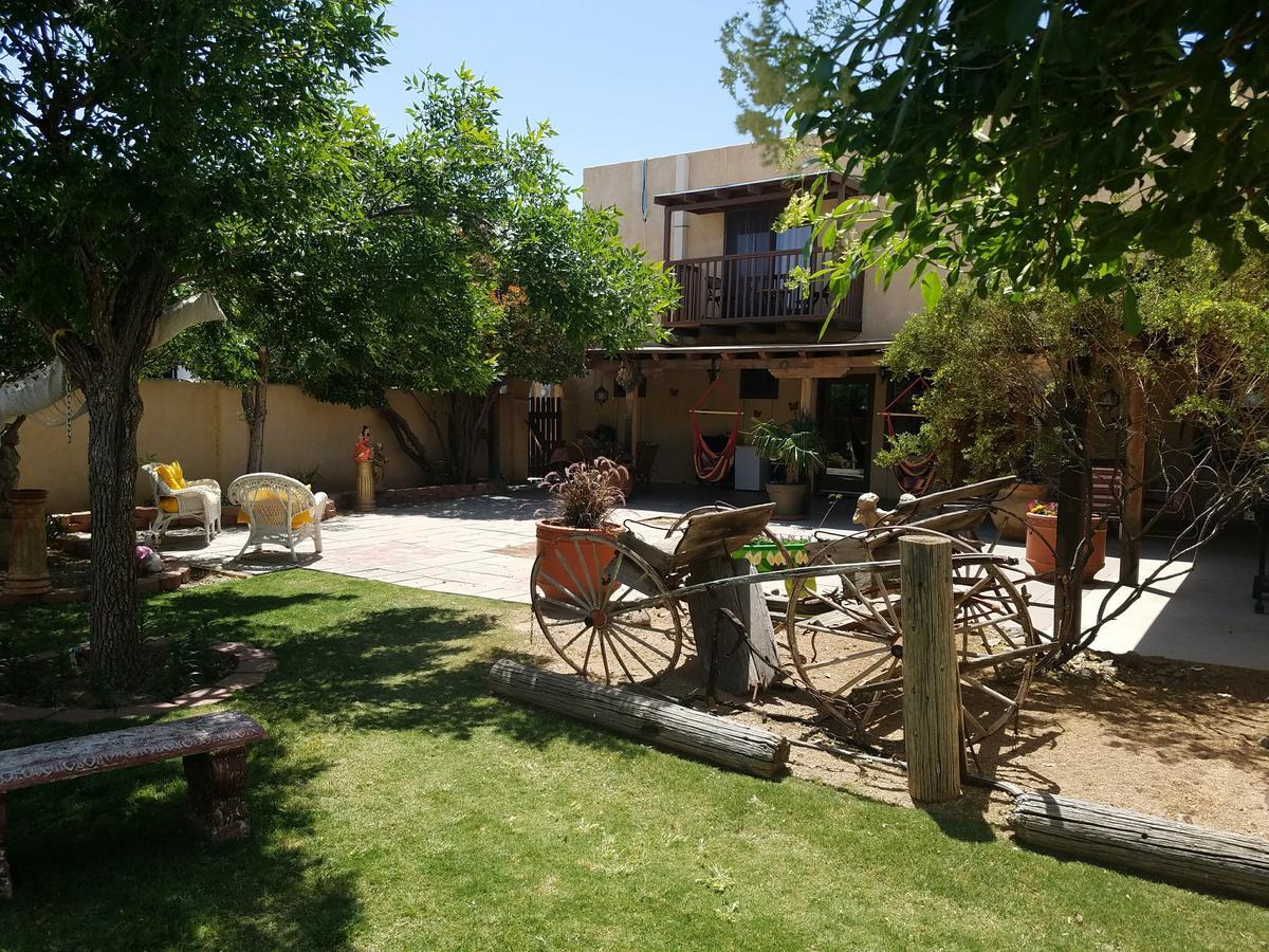 Columbus Los Milagros Hotel מראה חיצוני תמונה