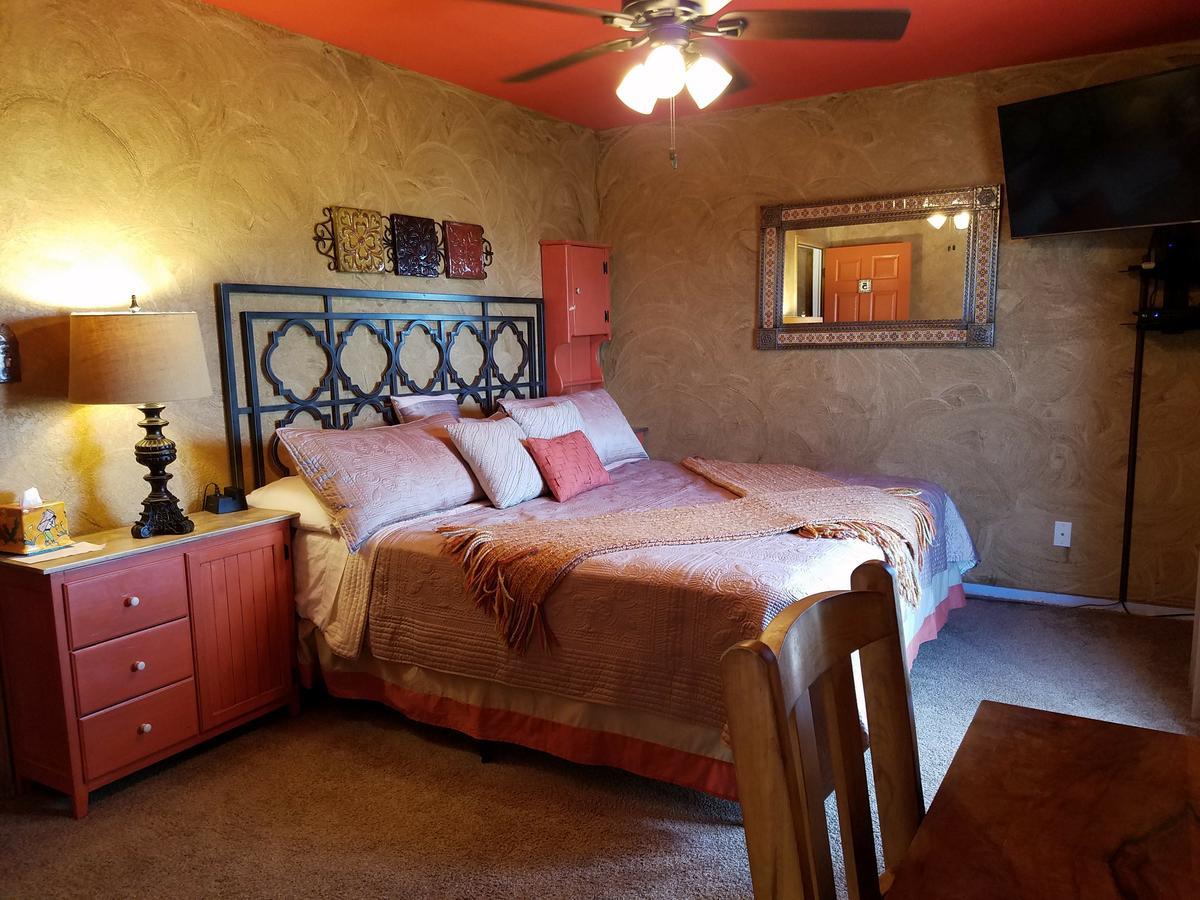 Columbus Los Milagros Hotel מראה חיצוני תמונה
