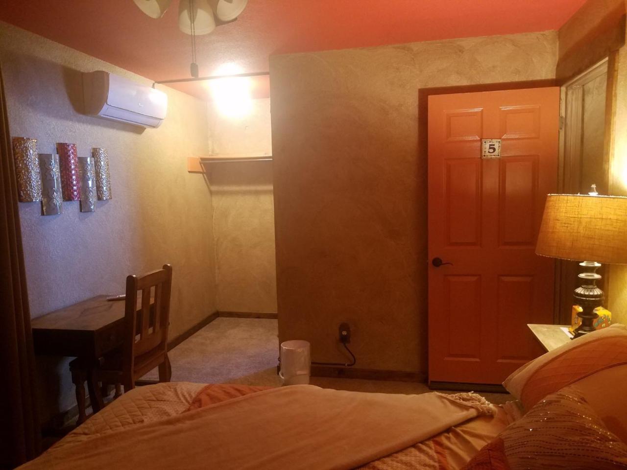 Columbus Los Milagros Hotel מראה חיצוני תמונה